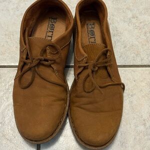 Born Mens or woman’s casual booties fits woman size 8 perfect